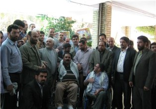 مداحان و ذاکران اهل بیت (ع) در دیدار با جانبازان مداحان و ذاکران اهل بیت (ع) در دیدار با جانبازان